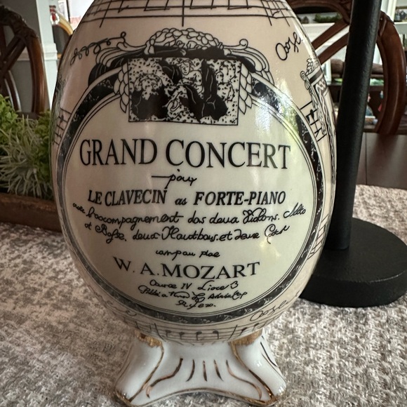 Formalities Melody Collection Mozart Music Notes Porcelain Home Decor 9 1/4" - Picture 5 of 6